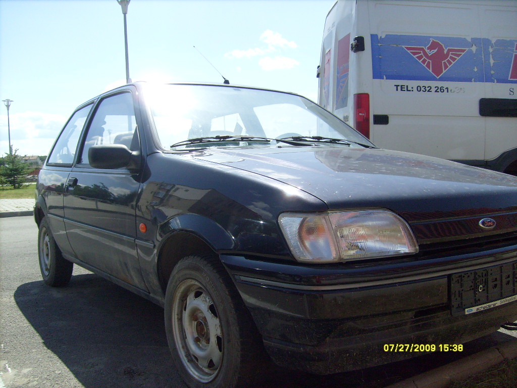 Vand Ford Fiesta 1,4L din 1995 benzina